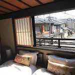 京町屋の宿悠路里 Kyo-Machiya Yululy
