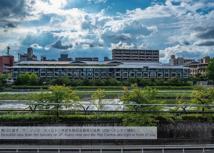 Kamo River J~House