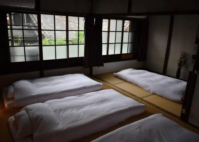 【利灸ゲストハウス】3 Mins Walk To Kyoto Station! Unique House！