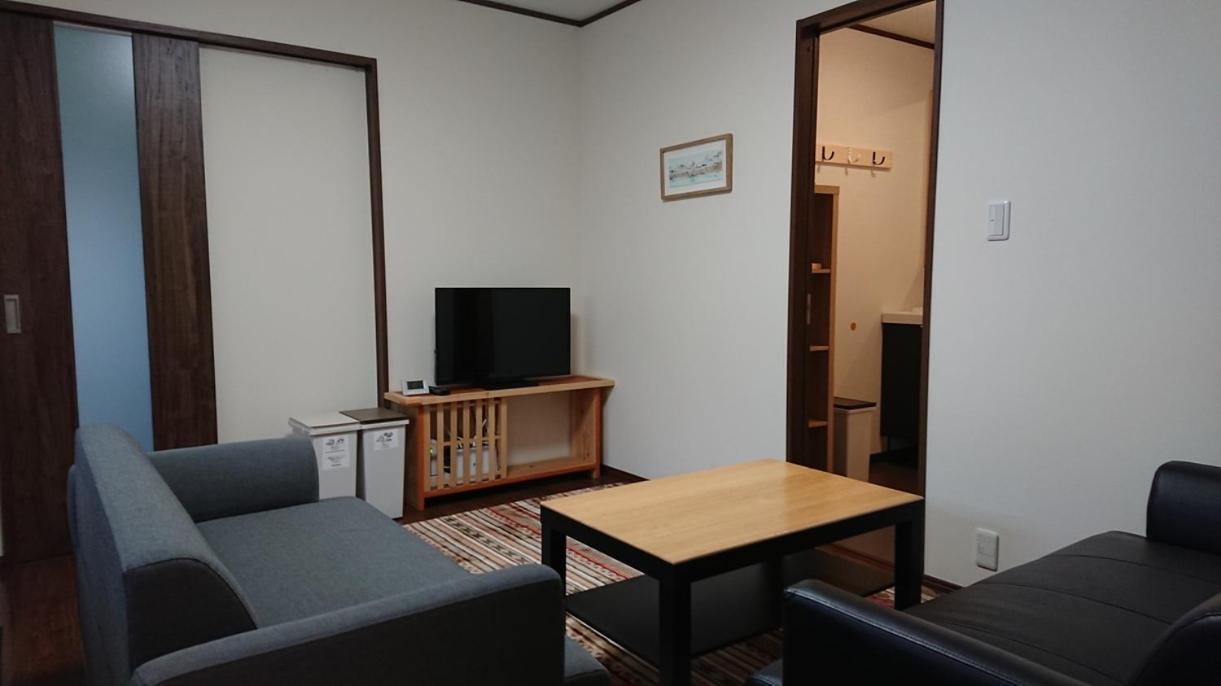 Bahay bakasyunan 桃山ゲストハウス おかだ *