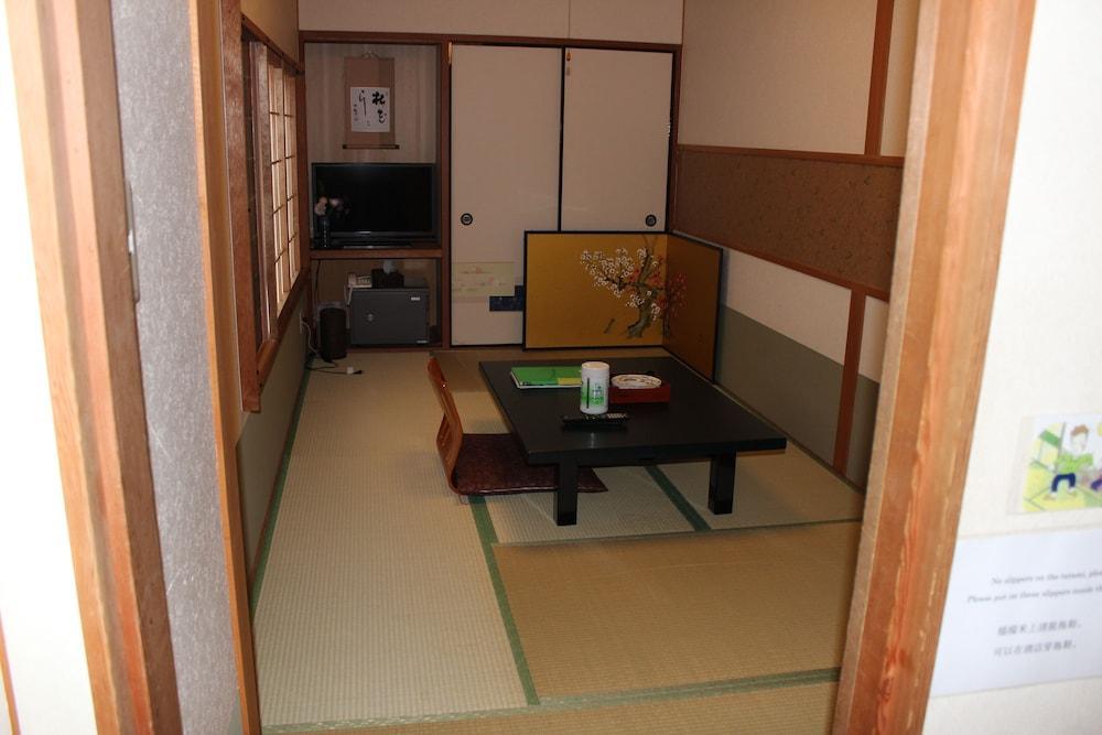 Gion Sano 3*