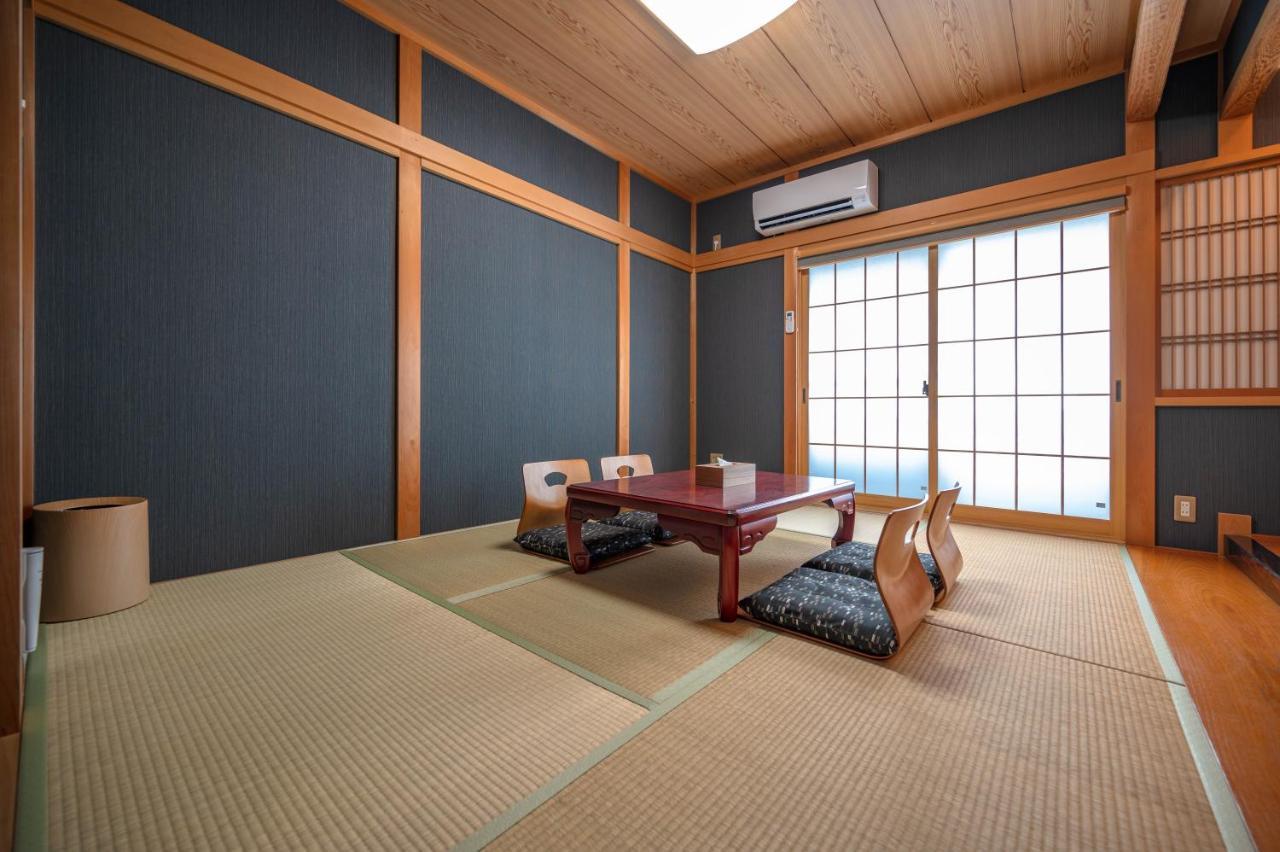 Kamo River J~house Kyoto