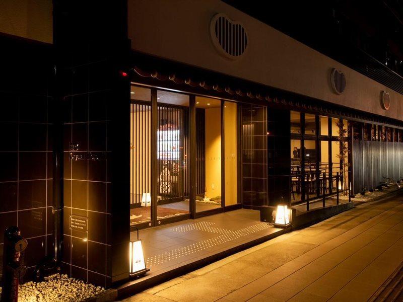 Crystal ⅲ Hotel