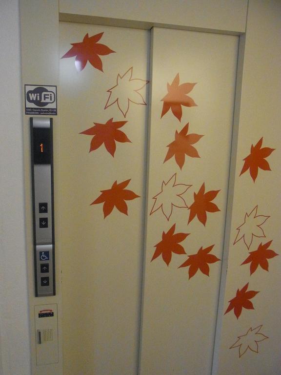 Capsule Capsule hotel *