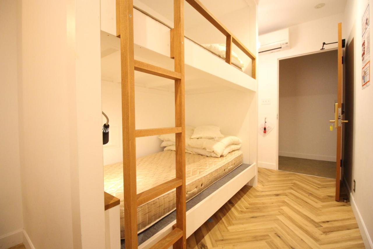 The Next Door & Private Hostel *