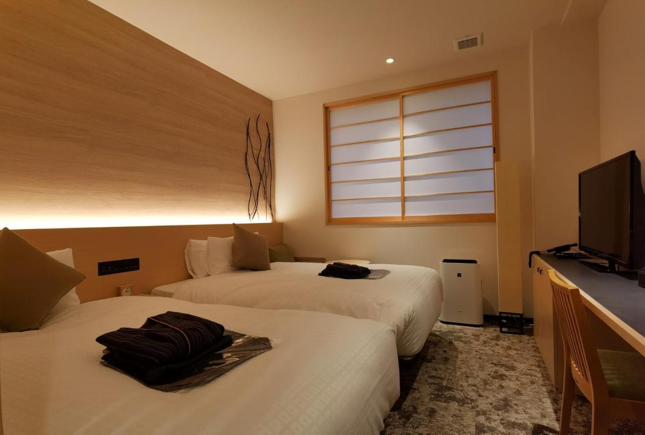 Hotel Royal Twin Hachijoguchi 4*