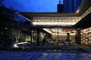 Cross Hotel