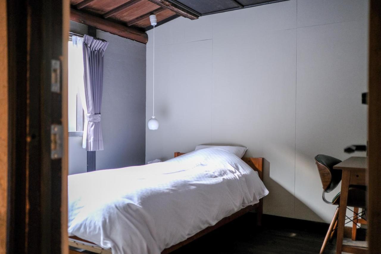 Hostel Unknown *