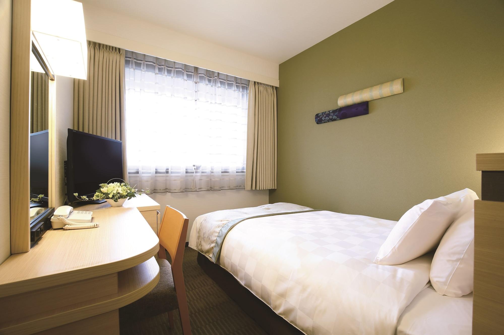 Karasuma Hotel 4*