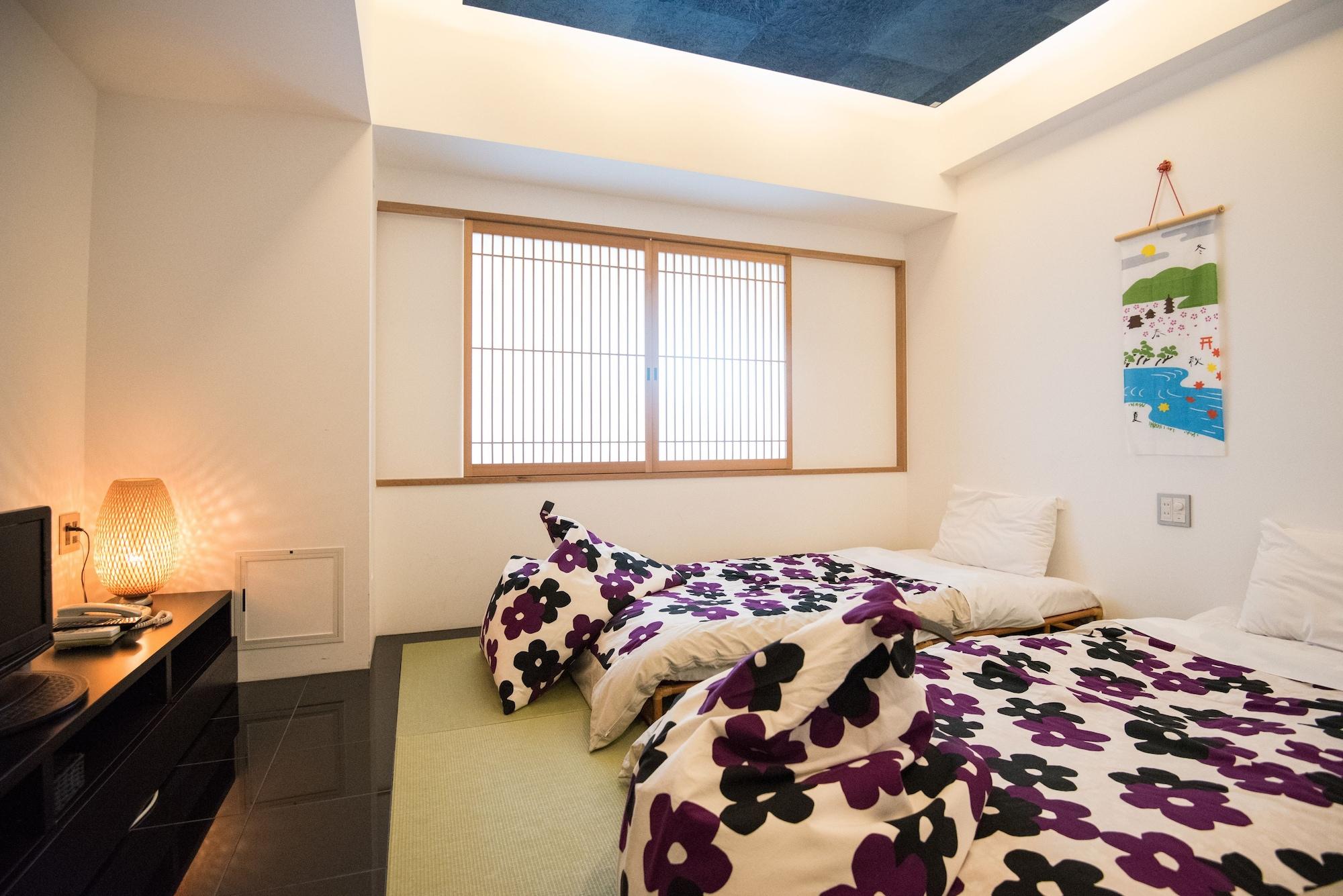 Travellers Hotel 3*