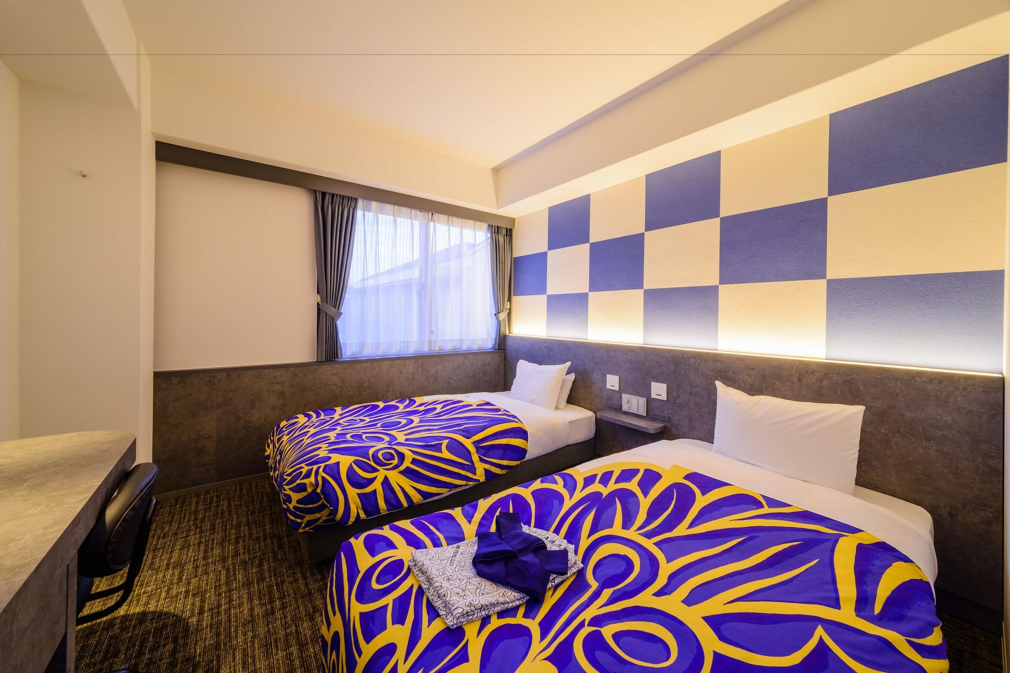 Hotel Travellers 3*