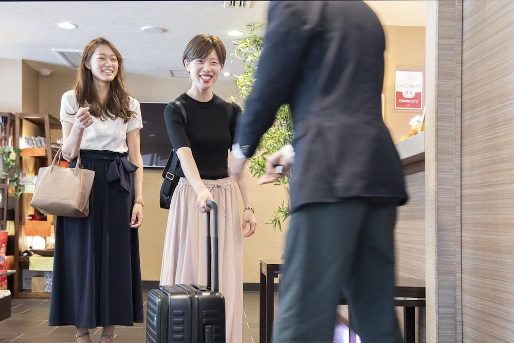 Hana Hotel 3*