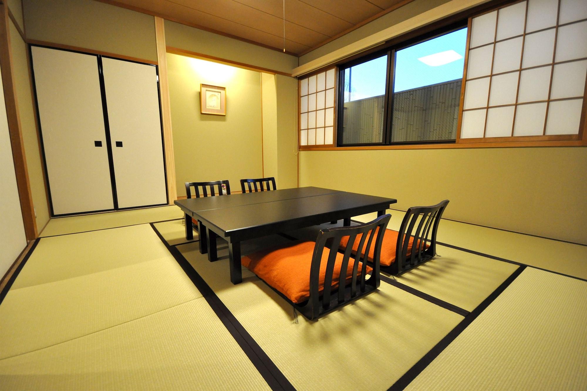 Gion Karaku Ryokan 4*