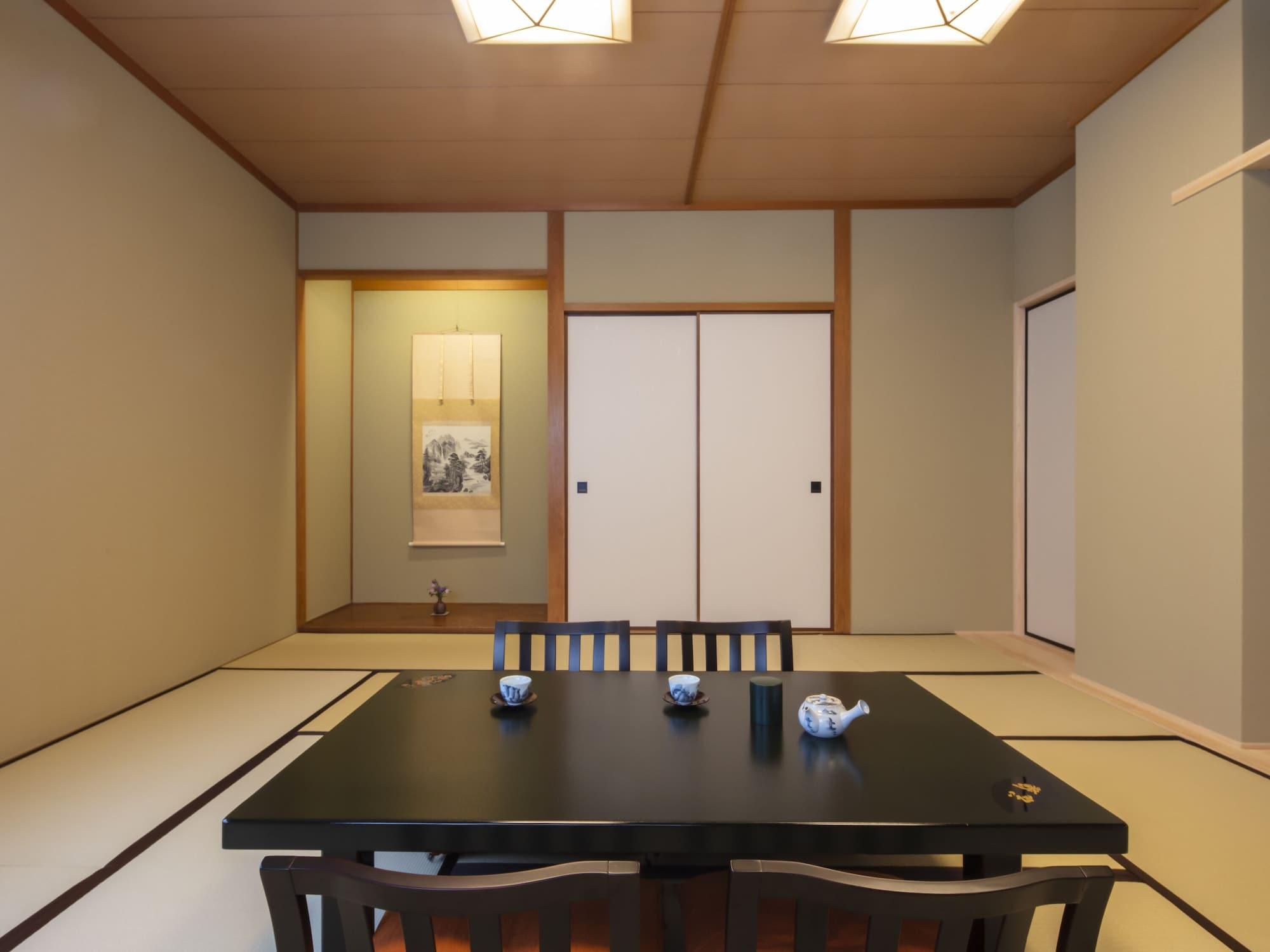 Gion Karaku