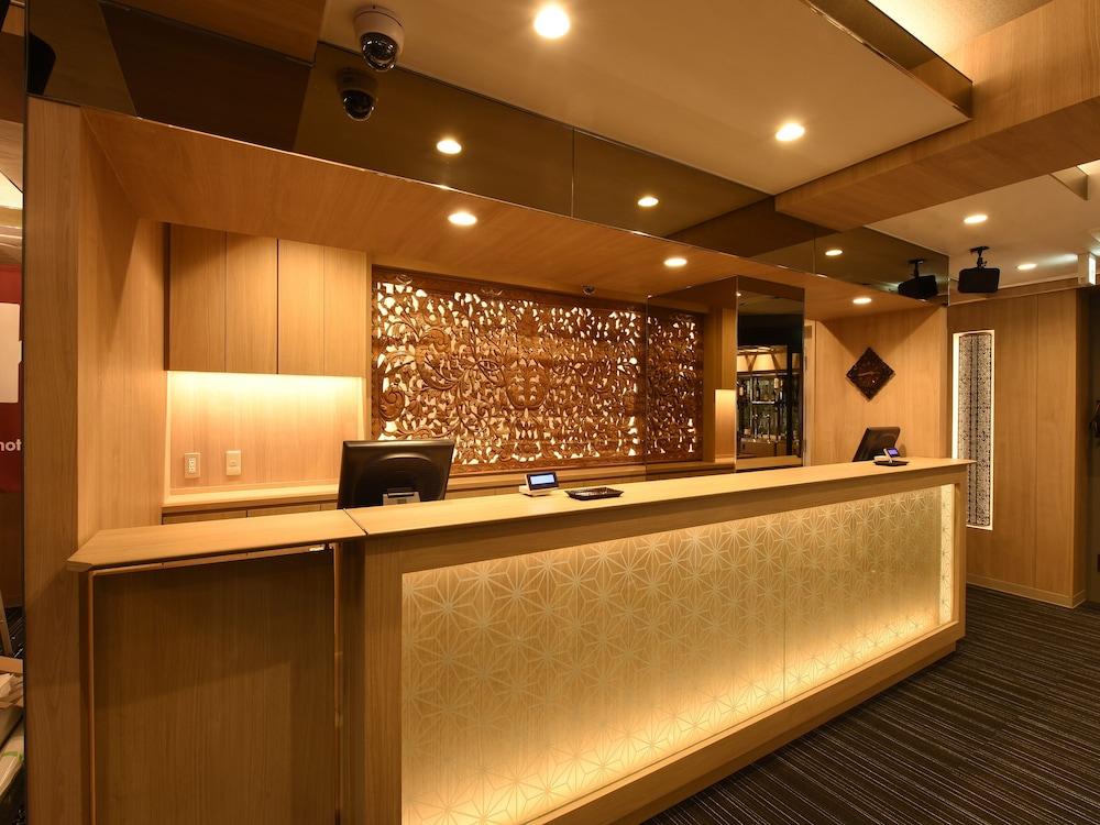 Capsule hotel Capsule Anshin Oyado Premium Shijo Karasuma