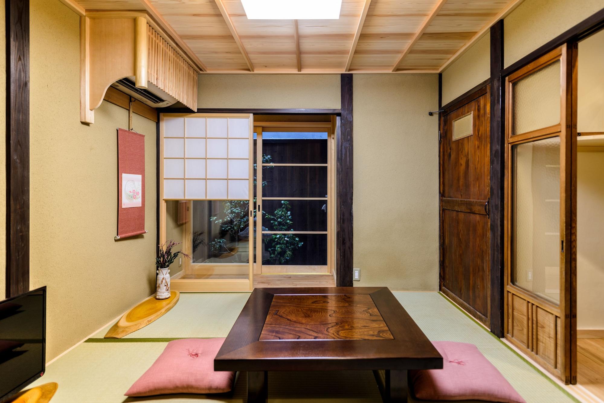 Nadeshiko Shirakawa