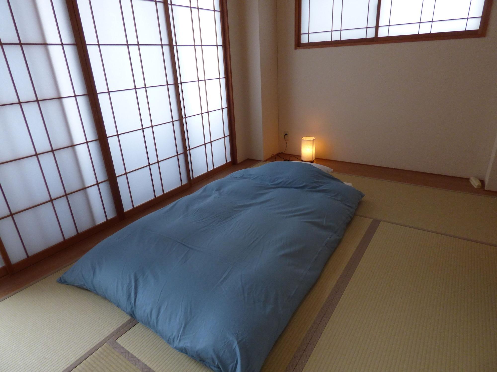 Hostel Hyakumanben Cross *