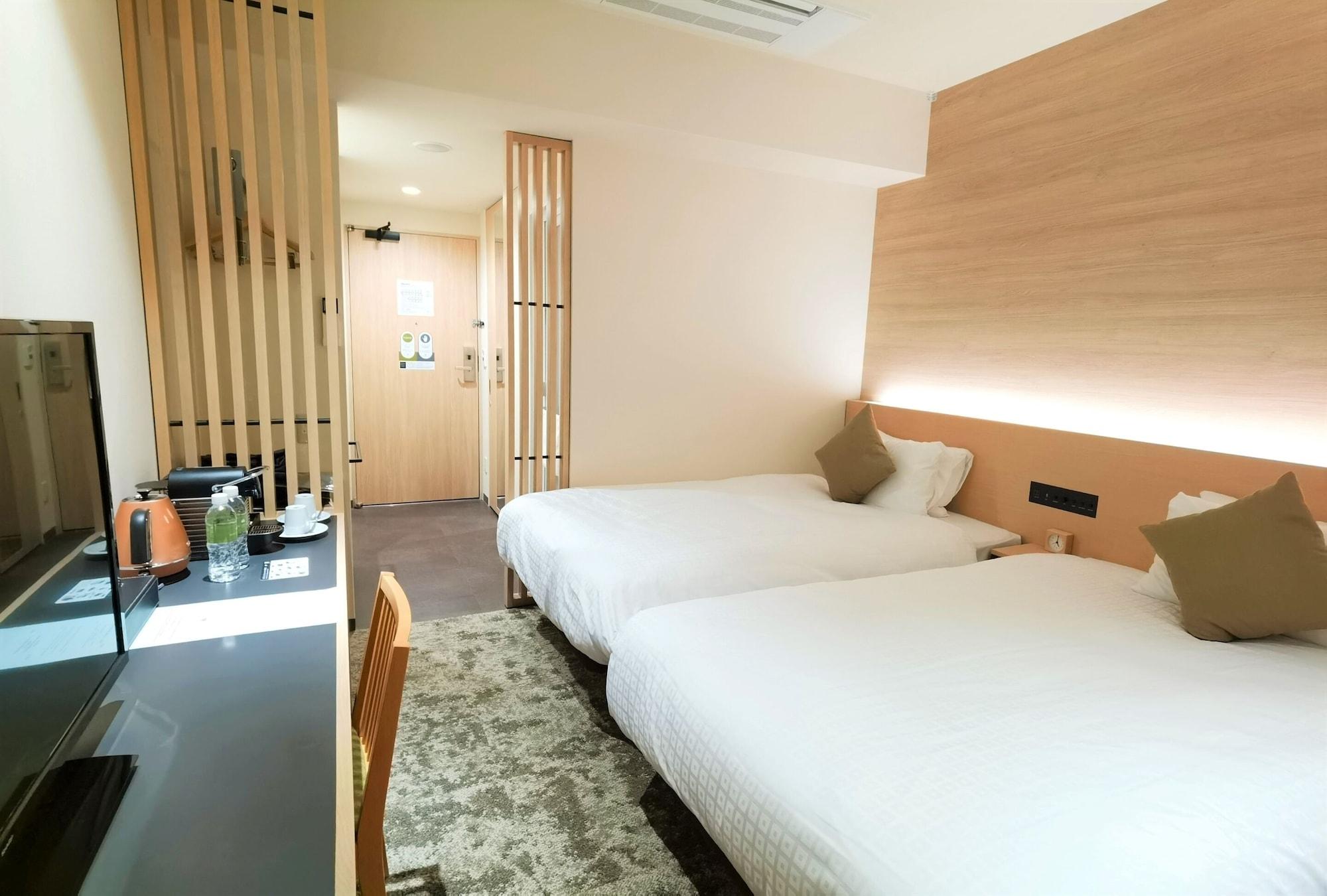 Royal Twin Hachijoguchi Hotel 4*