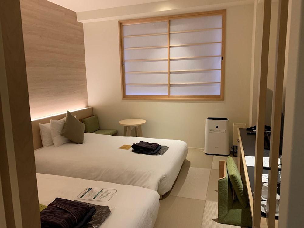 Hotel Royal Twin Hachijoguchi 4*