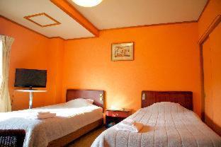 Tommy Rich Hostel *