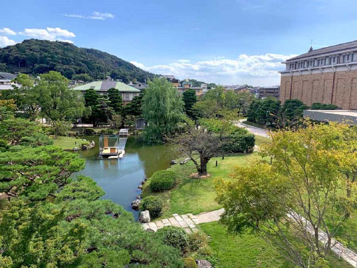 Kamo River J~house Kyoto