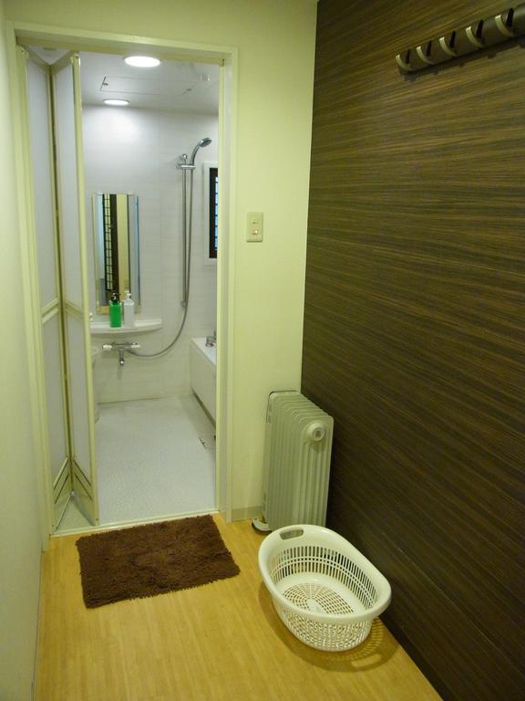 Capsule Capsule hotel *