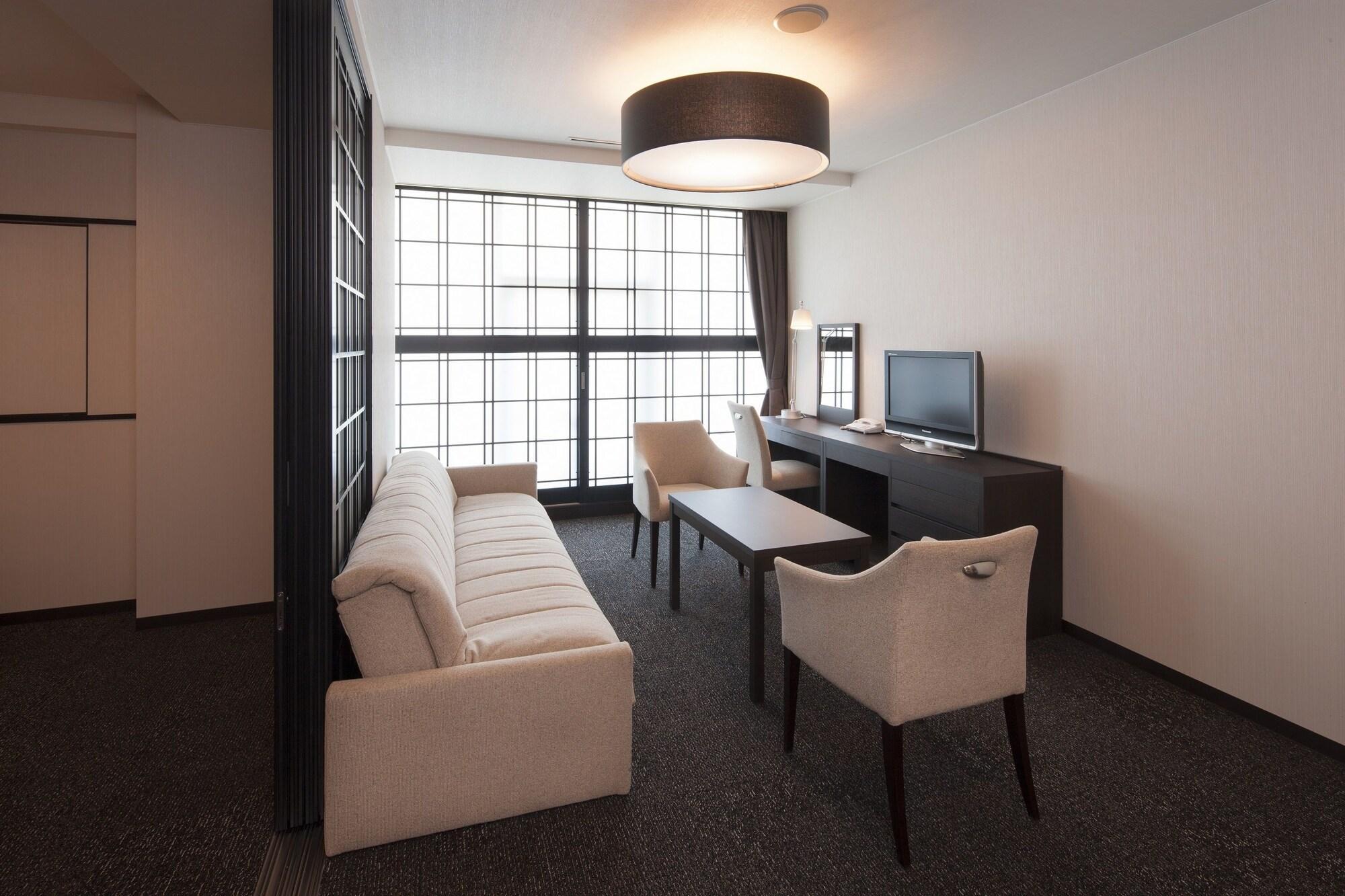 Tower Hotel 4*