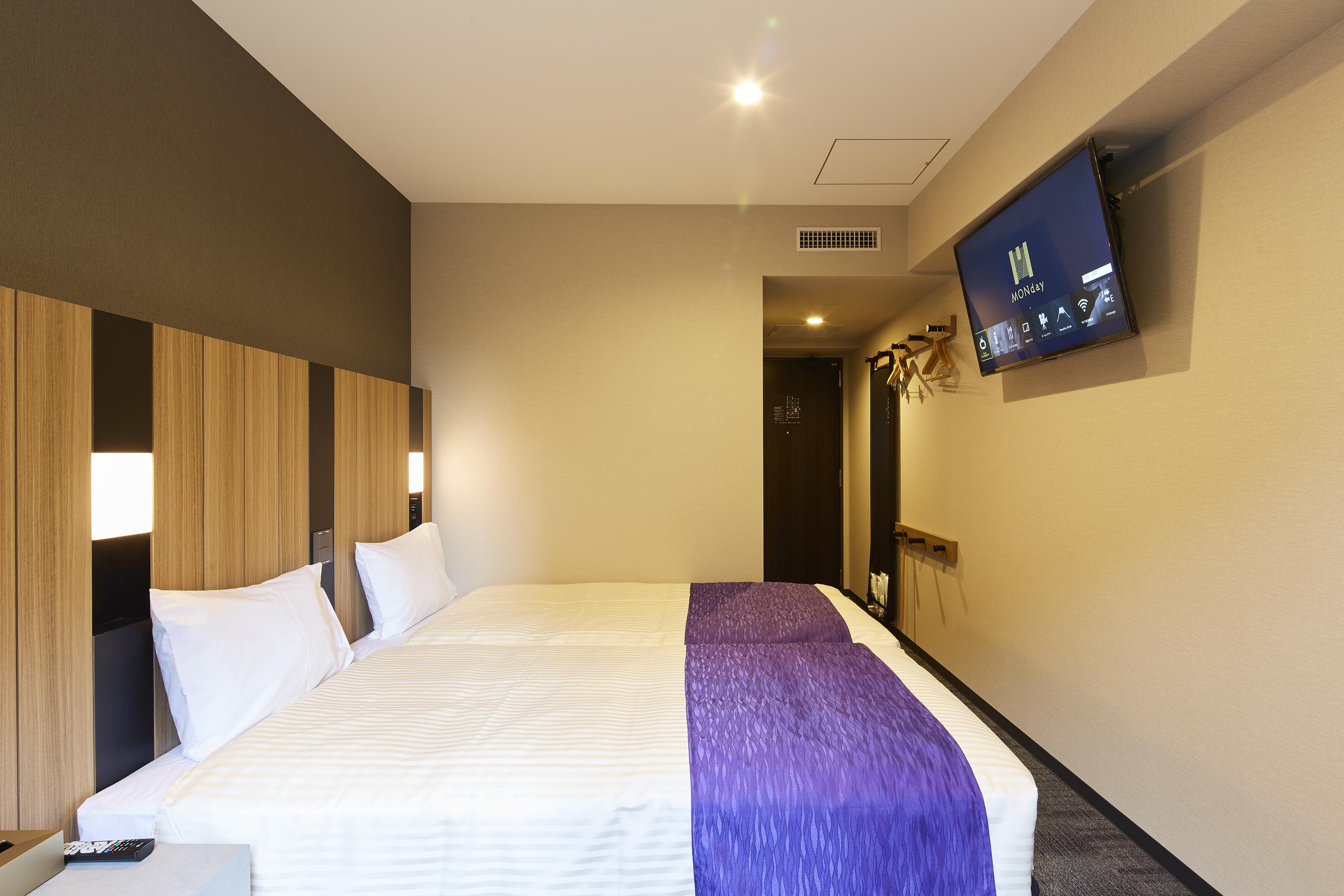 Monday Karasuma Nijo Hotel 3*