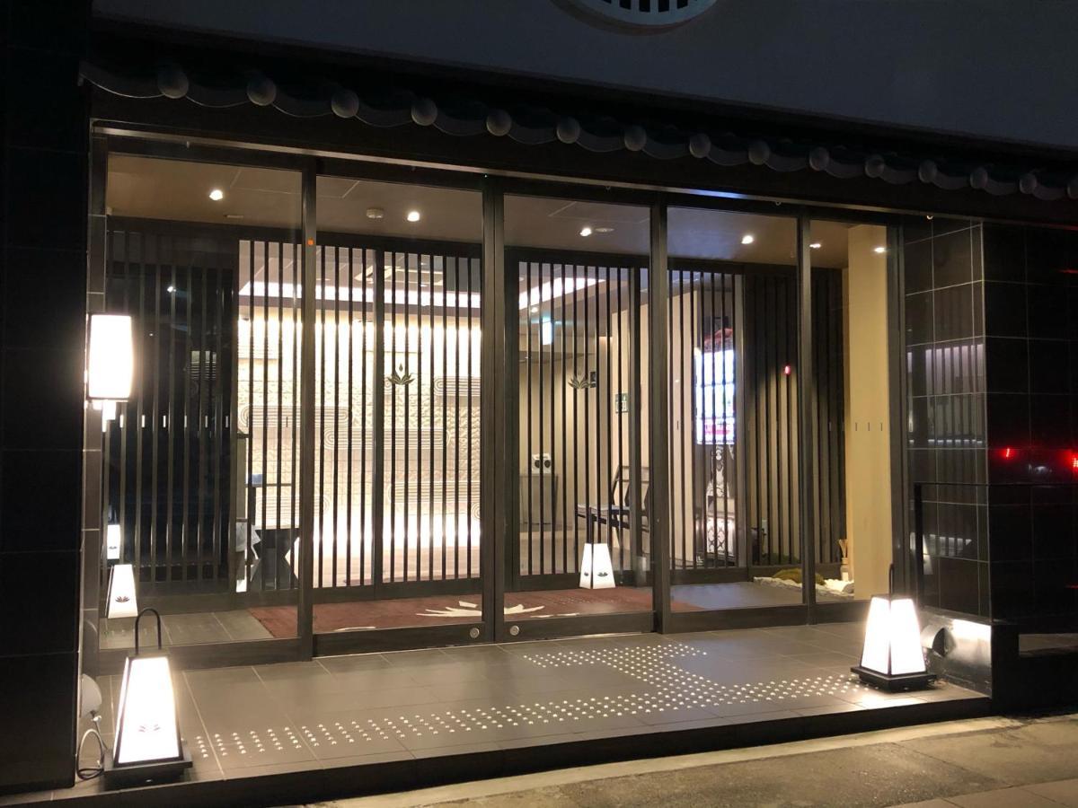 Crystal ⅲ Hotel