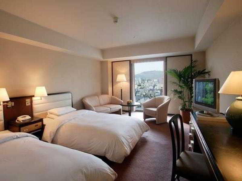 Ana Crowne Plaza By Ihg Hotel