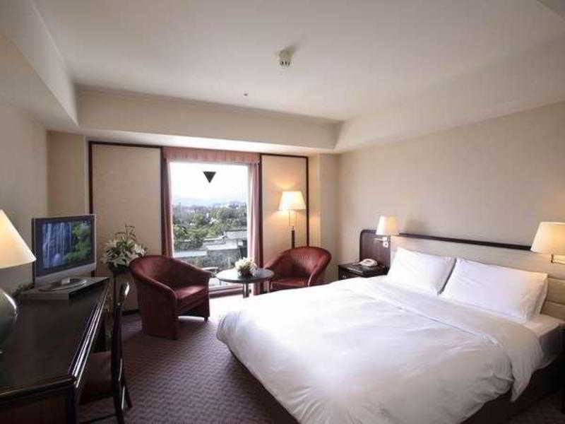 Ana Crowne Plaza By Ihg Hotel