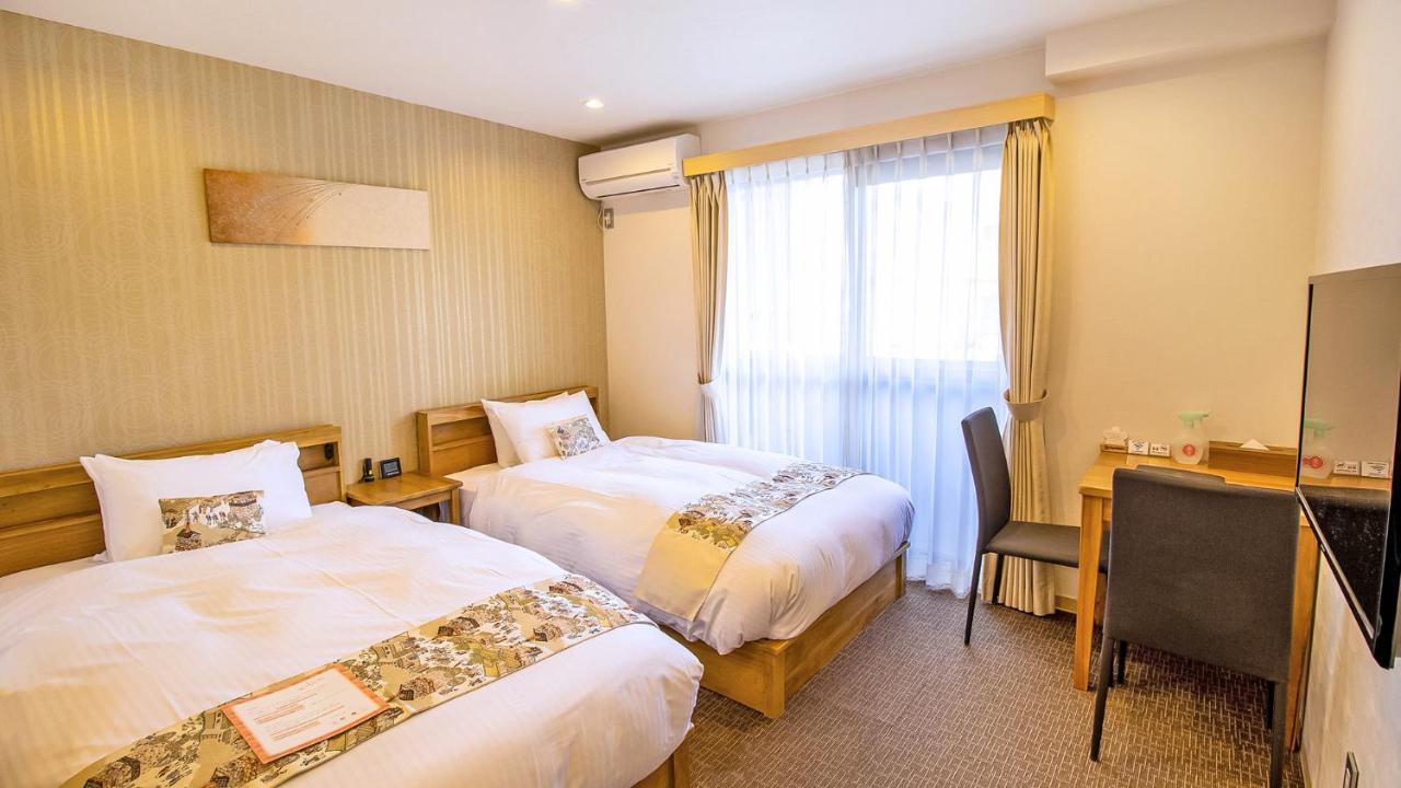 Sakura Gyoen East 3*