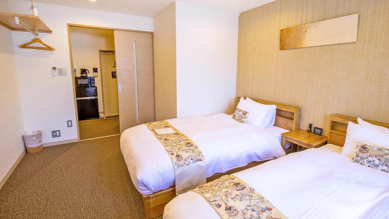 Sakura Gyoen East 3*