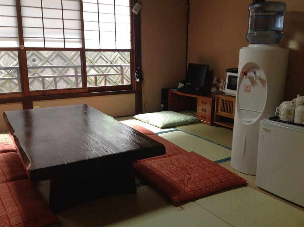 Guest house Hanakiya 2*
