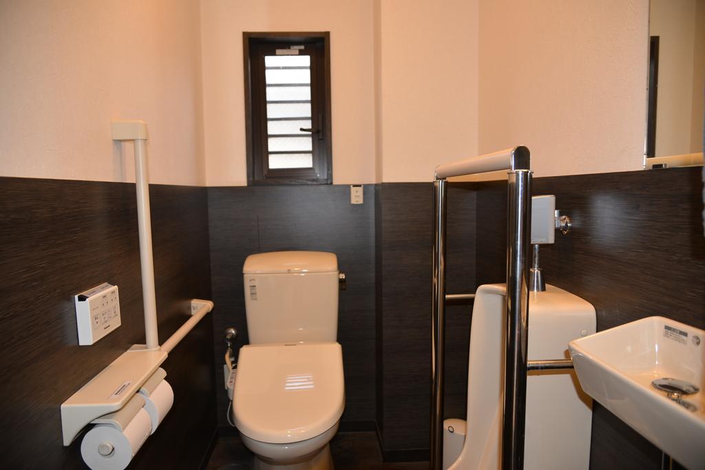 Capsule Capsule hotel *