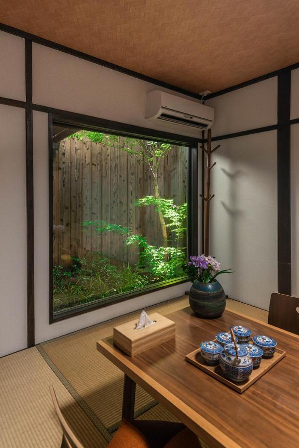 桜の宿千本 Two Two Toilets Kyoto