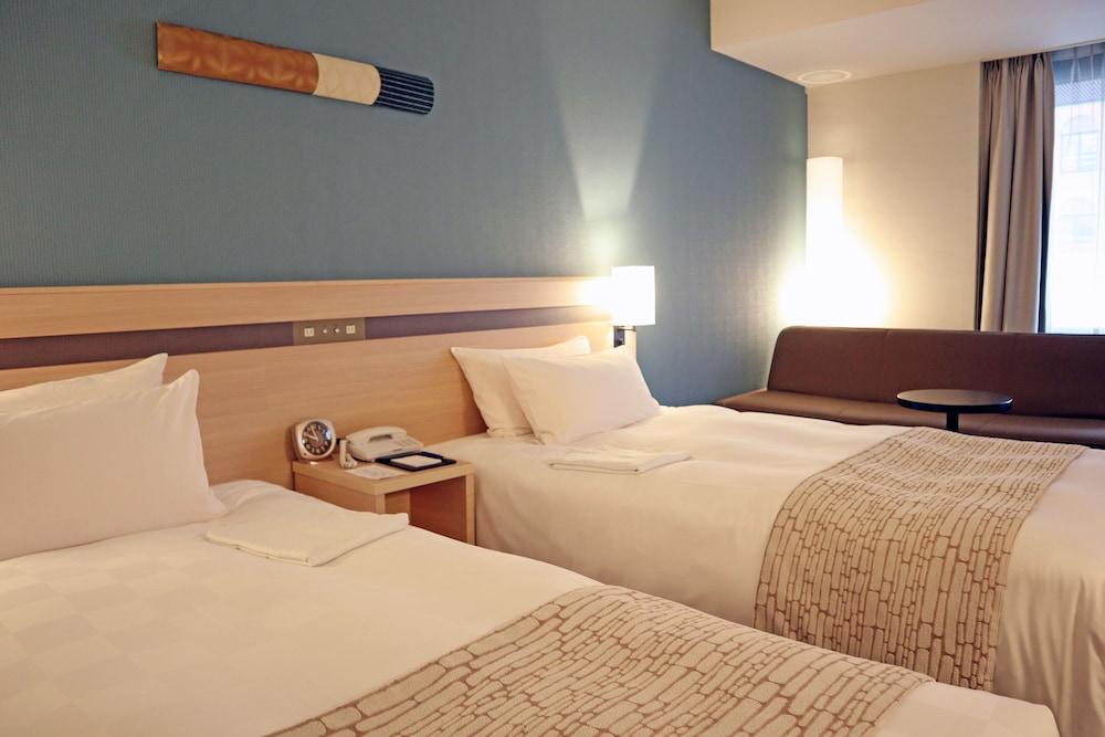 Hotel Karasuma 4*
