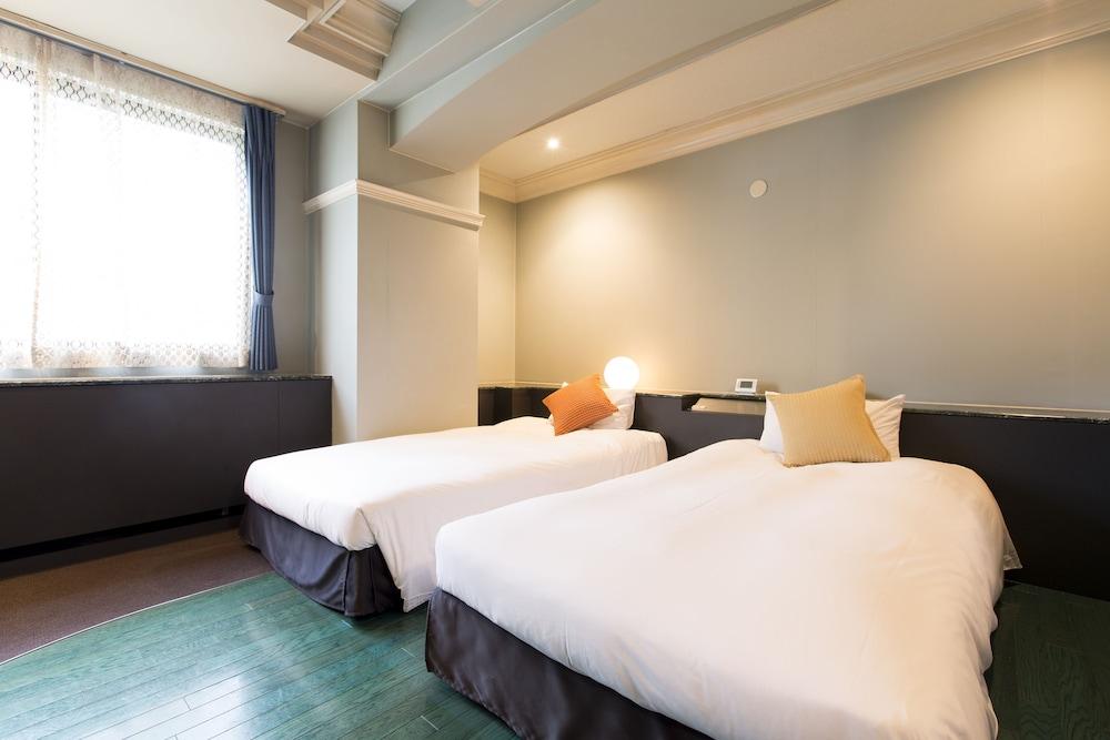 Hotel In Sasarindou 3*