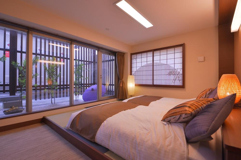 Hana Hotel 3*