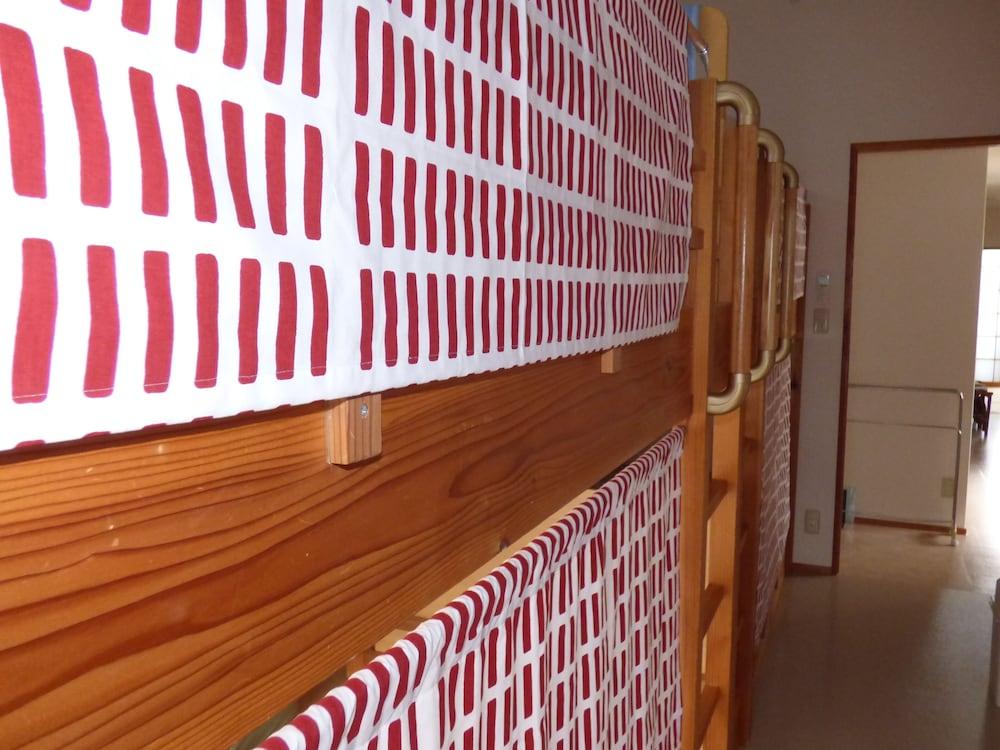 Hyakumanben Cross Hostel