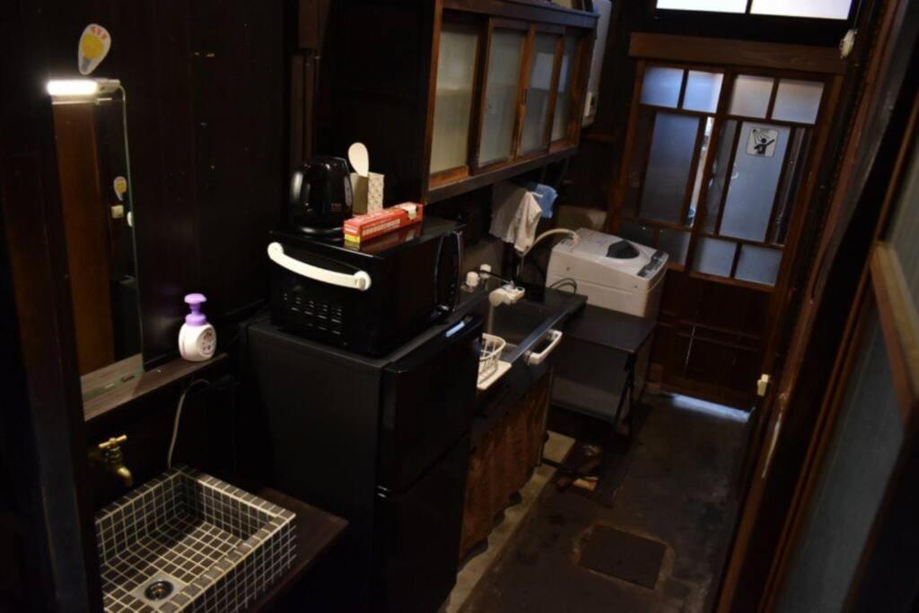 【利灸ゲストハウス】3 Mins Walk To Station! Unique House！ Kyoto