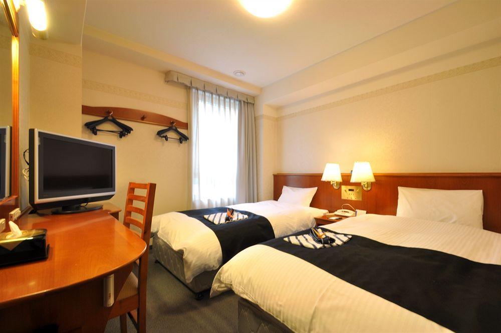 Apa Ekimae Chuoguchi Hotel