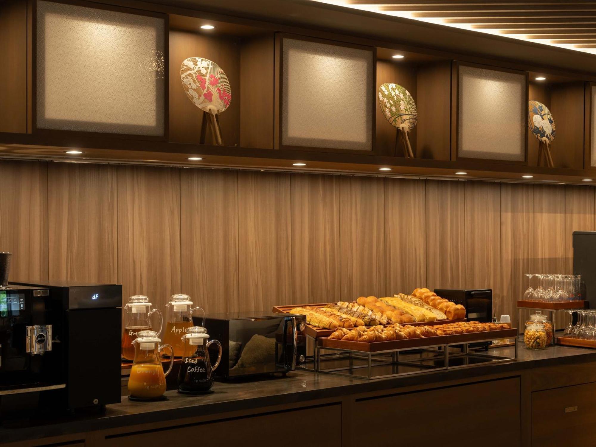 Hotel Insomnia Oike Kyoto