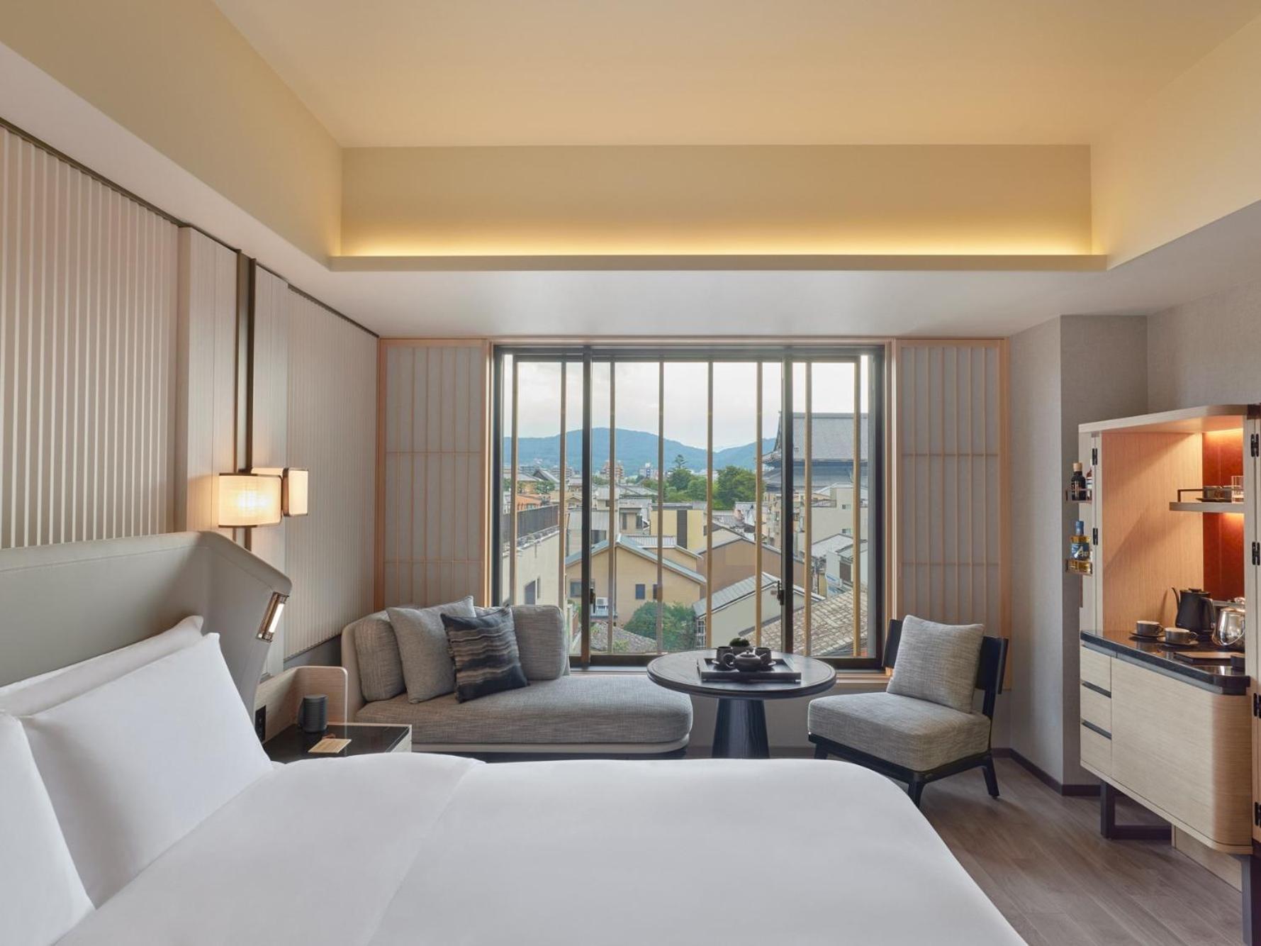 Dusit Thani Hotel 5*