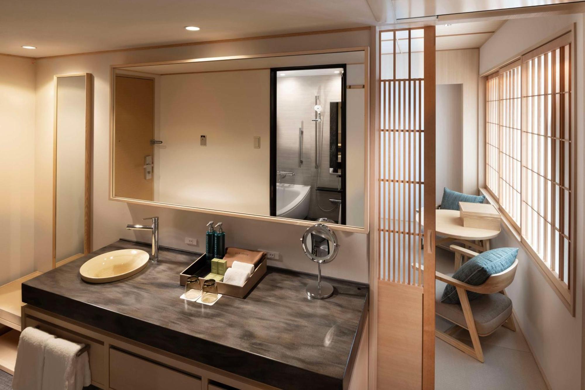 Doubletree By Hilton Higashiyama Hotel 4*
