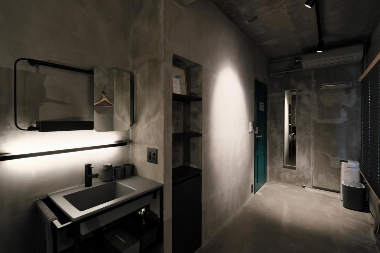 Shin Hostel *