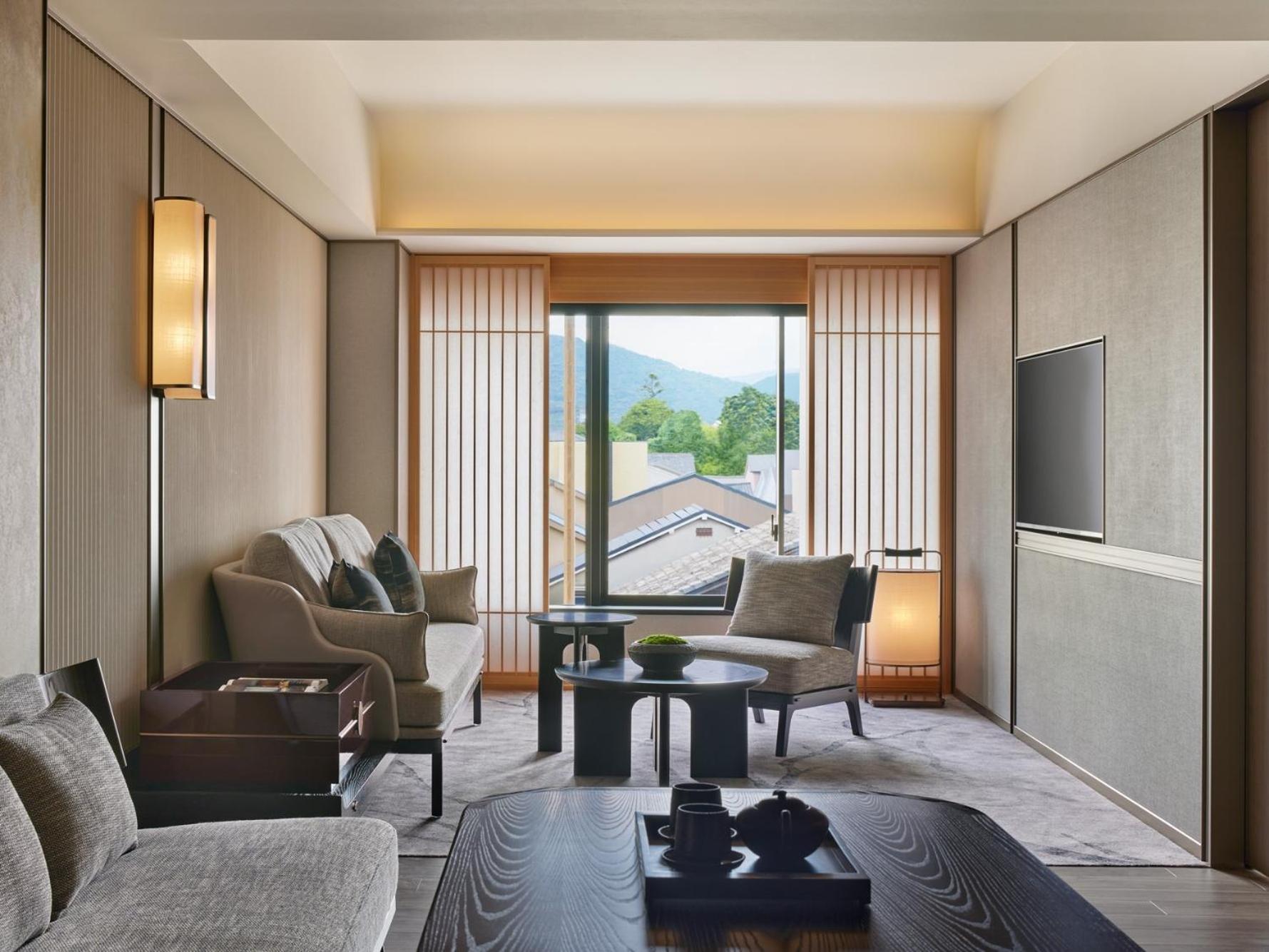 Dusit Thani 5*