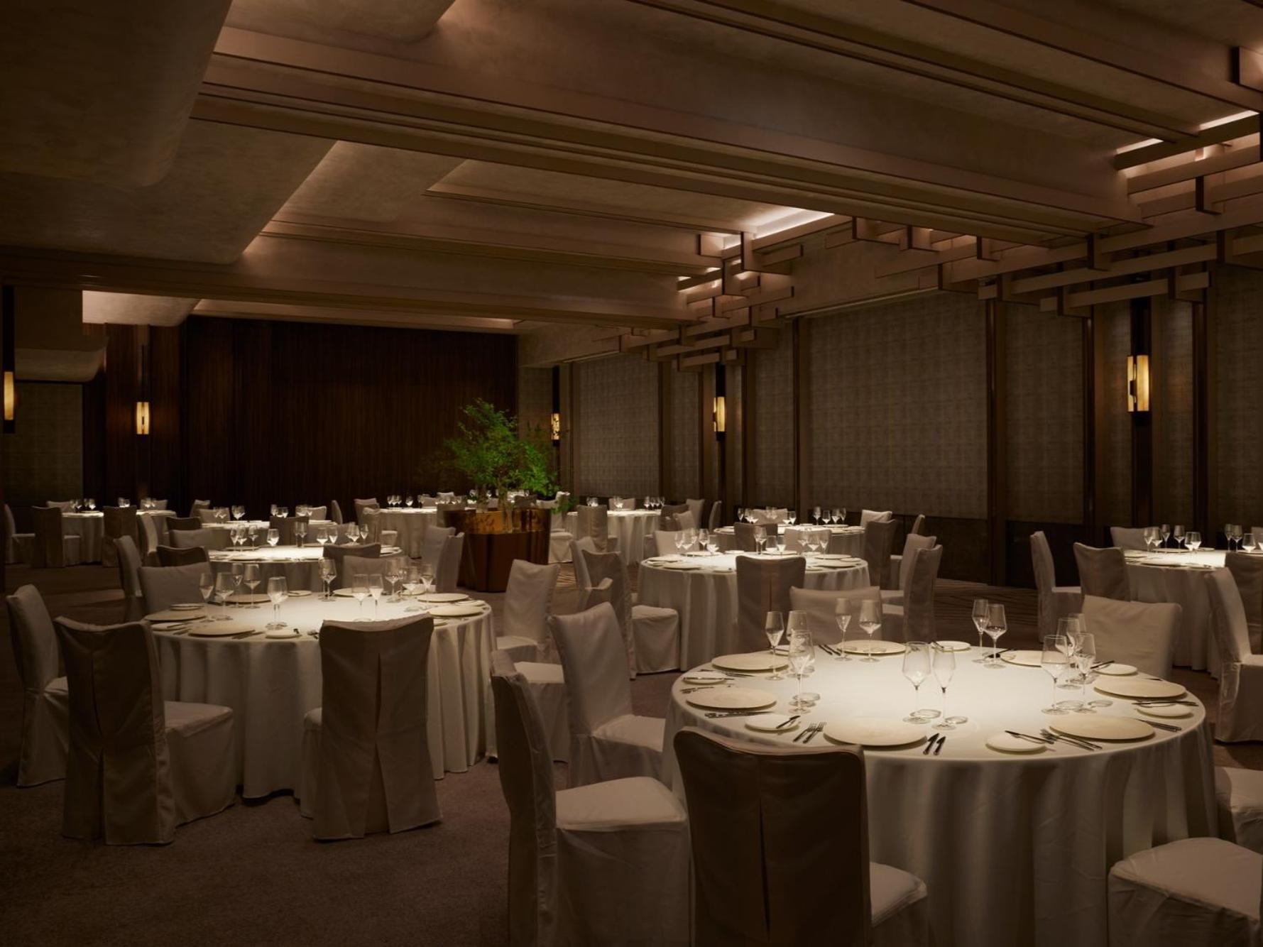 Dusit Thani Hotel