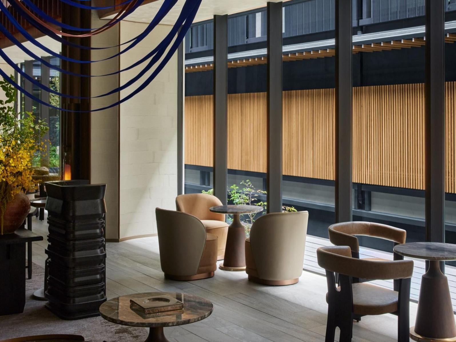 Dusit Thani Hotel 5*