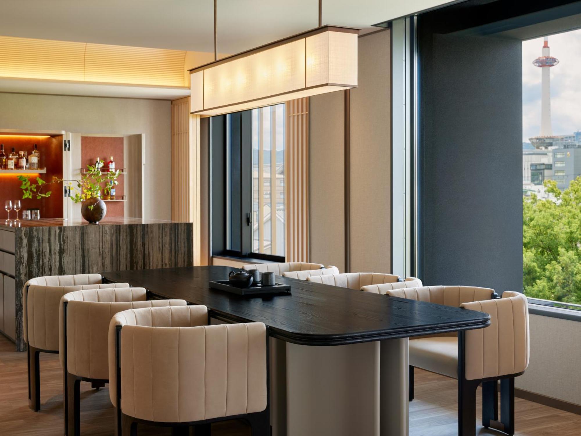 Dusit Thani Hotel 5*
